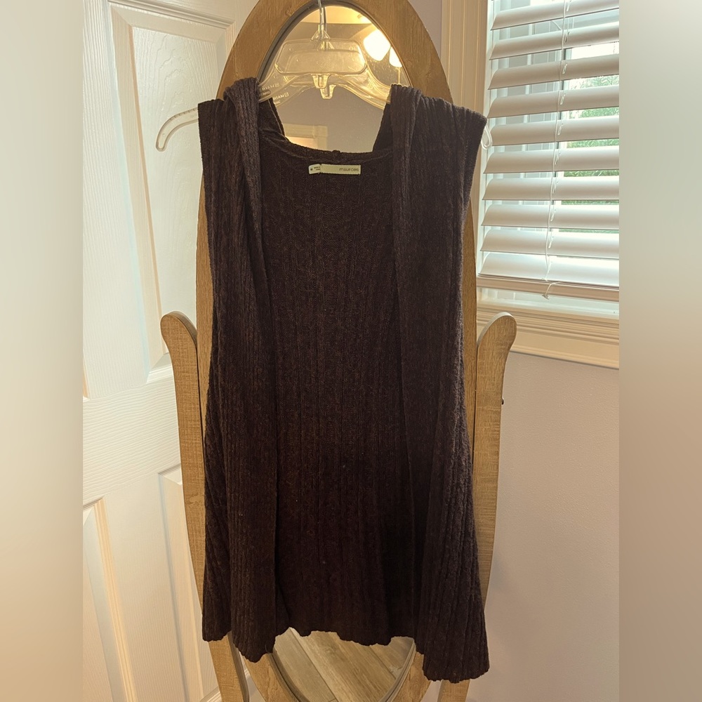Maurice’s Sleeveless Cardigan size M